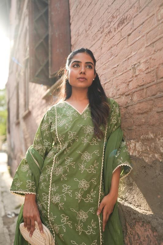 Green Embroidered Salwar Set | Mul Cotton | 3 Piece Set